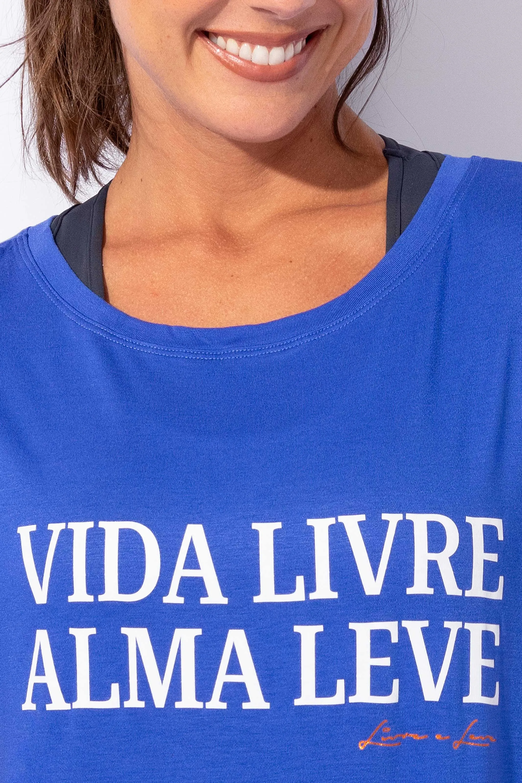 Blusa Alongada com Fenda Azul Vida Livre