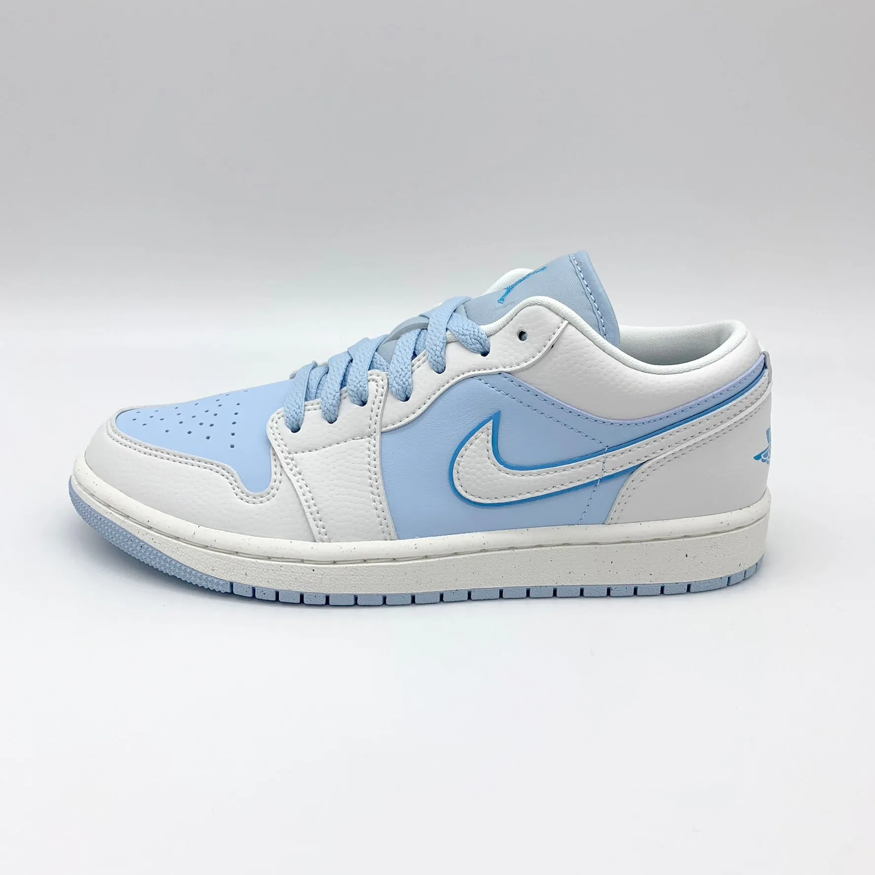 Jordan 1 Low SE Reverse Ice Blue