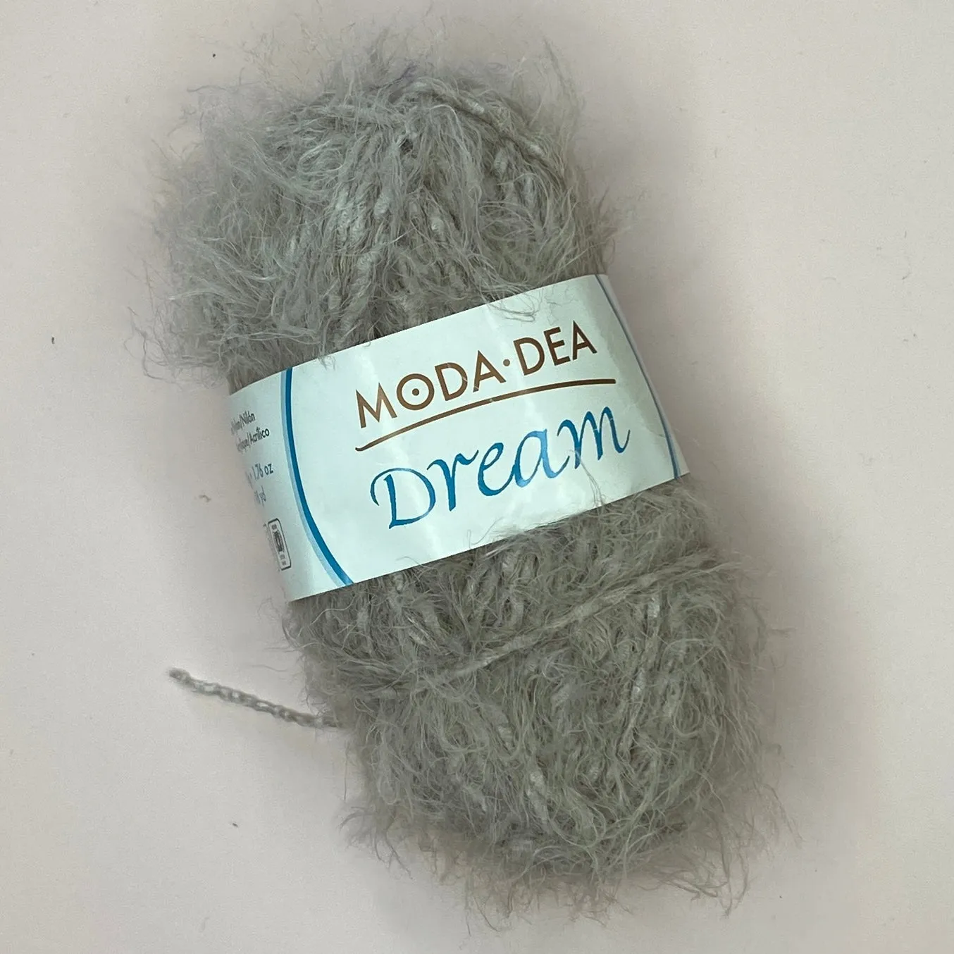 Moda Dea Dream Yarn in Cream: 1 Skein