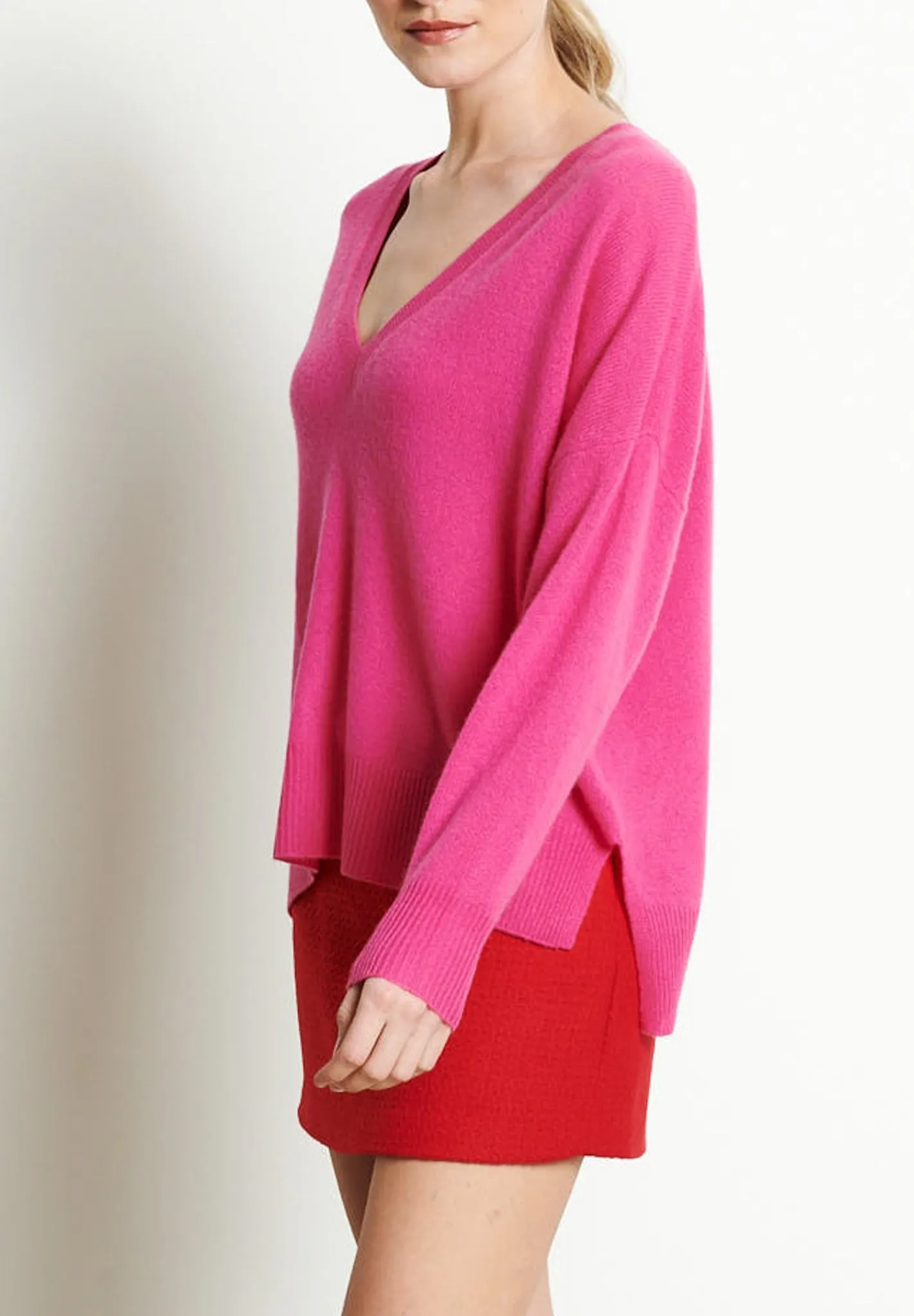 RIA 3 Pull col V profond oversize en cachemire rose indien