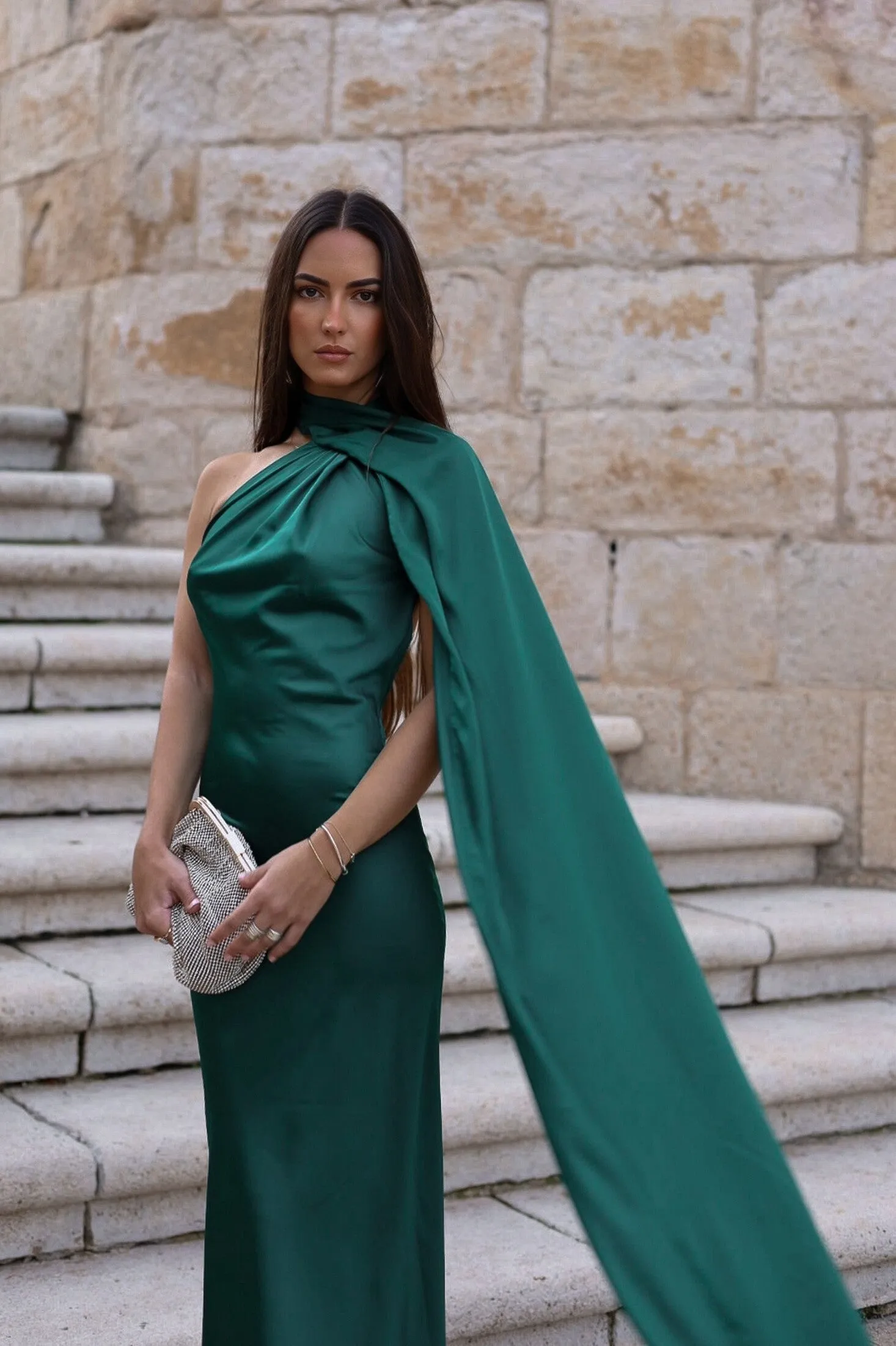 VESTIDO COMPRIDO VERDE GARRAFA COM CAPA